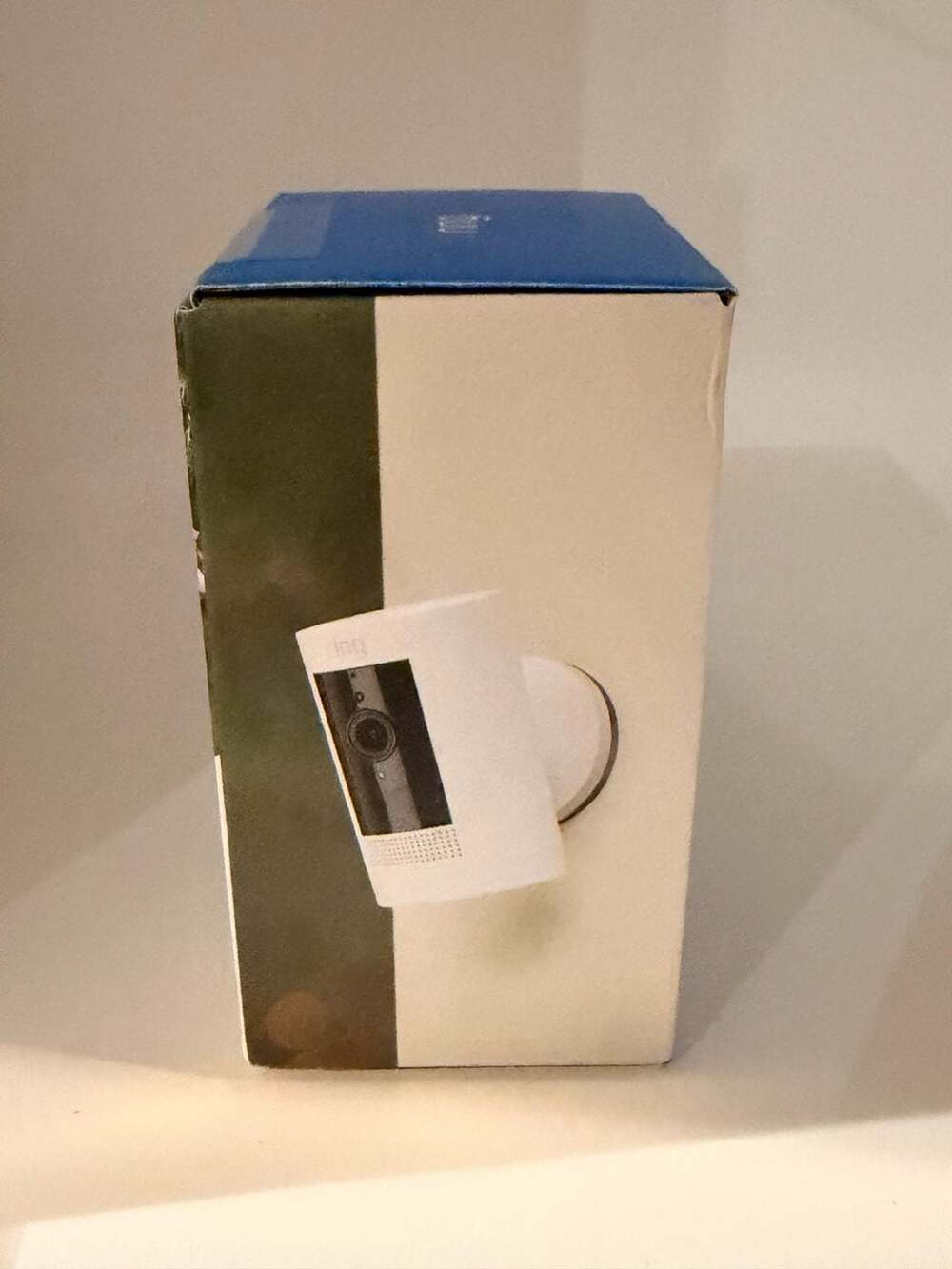 Ring Outdoor Cam Battery Security Camera - Picture 3 of 3
